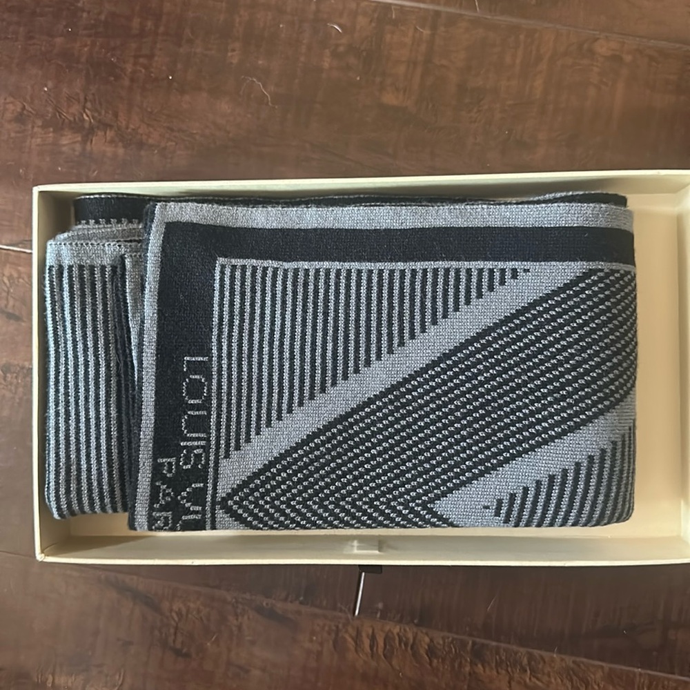 Louis Vuitton Scarf